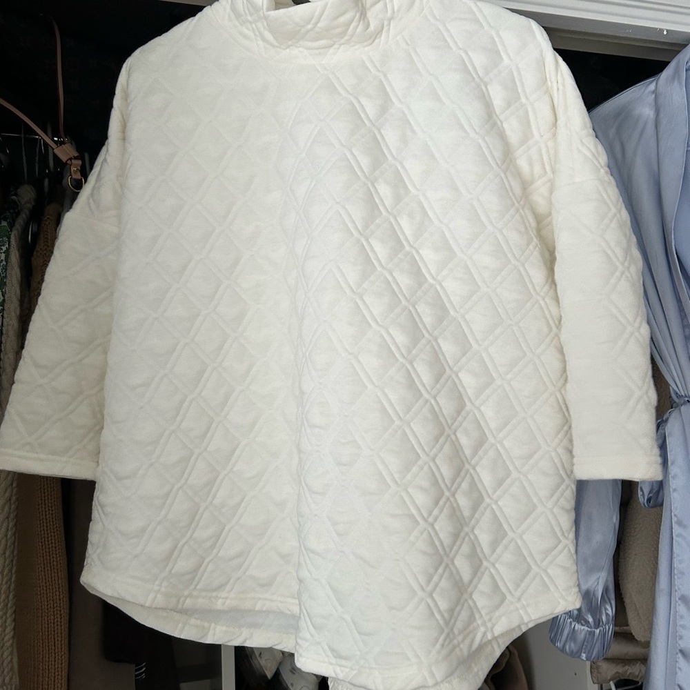 Tuckernuck pullover - Picture 2 of 3